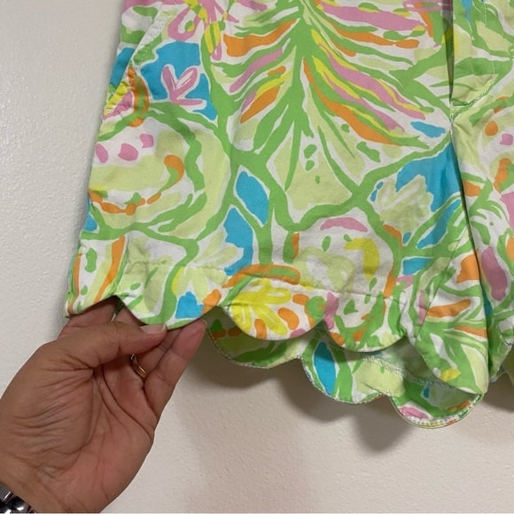 Lilly Pulitzer Shorts Women’s Size 6 Elephant Ear Print Buttercup Scallop Shorts - Picture 6 of 13